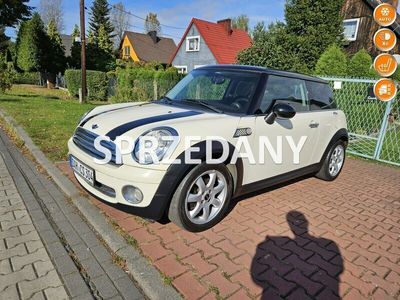 używany Mini Cooper 1.6dm 120KM 2007r. 185 000km