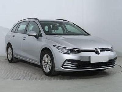Szary Używany 2021 VW Golf VIII Kombi | 63 999 zł (Uczciwa cena)