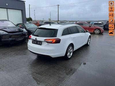 Biały (metalik) Używany 2015 Opel Insignia Kombi | 16 900 zł