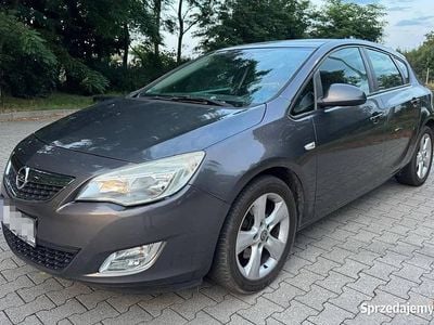 Używany Opel Astra 2011 Szary Hatchback