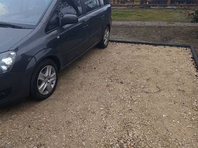 Używany Opel Zafira 2014 Grafitowy Minivan