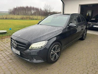 używany Mercedes C220 2dm 194KM 2019r. 184 761km