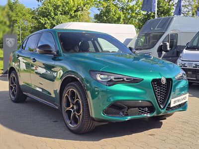 Lakier specjalny zielony montreal green Nowe 2025 Alfa Romeo Stelvio SUV | 241 573 zł