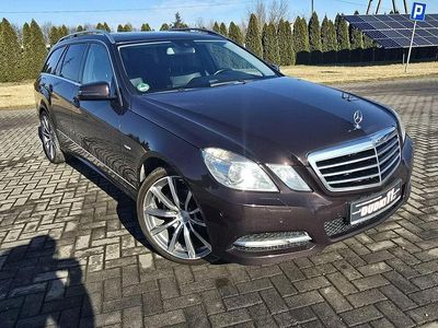 Używany Mercedes E200 184 KM (135 kW) 2010 Brązowy Kombi