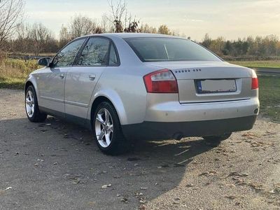 Używany Audi A4 Comfort 2001 Srebrny Sedan/Limuzyna