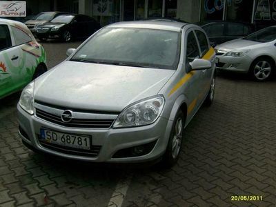 używany Opel Astra 1.4dm 90KM 2009r. 51 500km