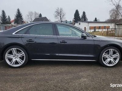 Używany Audi A8 2011 Czarny Sedan/Limuzyna