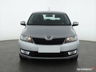 Srebrny Używany 2013 Skoda Rapid Hatchback | 31 999 zł (Uczciwa cena)