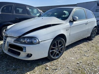 Biały Używany 2008 Alfa Romeo 147 Hatchback | 2999 zł