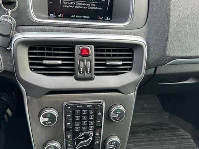 Używany Volvo V40 2015 Srebrny Kombi