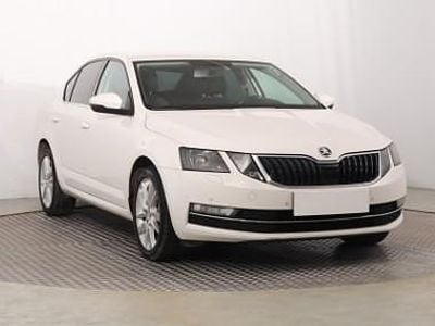 Biały Używany 2017 Skoda Octavia Hatchback | 49 999 zł (Uczciwa cena)