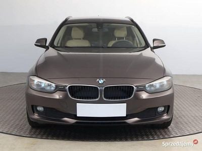 Brązowy Używany 2012 BMW 320 Kombi | 26 999 zł