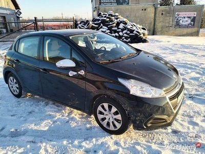 Używany Peugeot 208 2019 Granatowy Hatchback