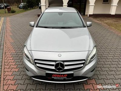 Srebrny (metalik) Używany 2015 Mercedes A180 Hatchback | 42 000 zł (Uczciwa cena)