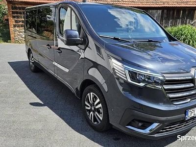 Grafitowy Używany 2024 Renault Trafic Minivan | 185 000 zł