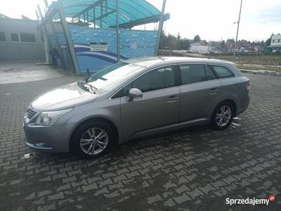 Używany Toyota Avensis T2 152 KM (111 kW) 2009