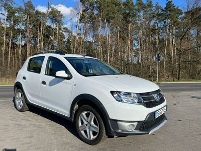 używany Dacia Sandero 0.9dm 90KM 2015r. 105 244km