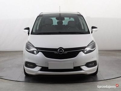 Używany Opel Zafira Tourer 200 KM (147 kW) 2017 Biały Minivan