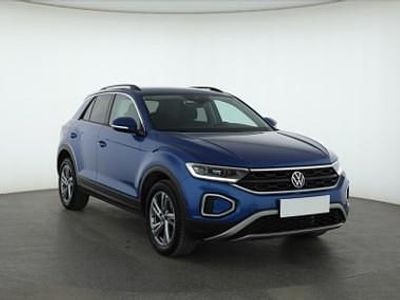 Używany VW T-Roc 116 KM (85 kW) 2024 Niebieski SUV