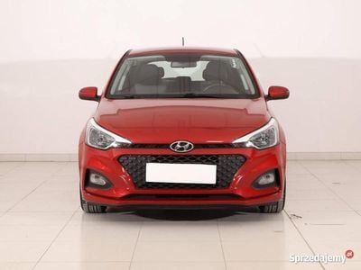 Używany Hyundai i20 84 KM (61 kW) 2019 Czerwony Hatchback