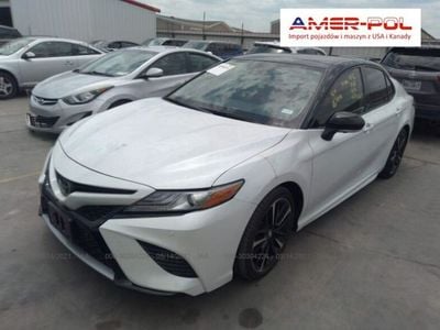 Używany Toyota Camry 206 KM (151 kW) 2019 Biały Sedan/Limuzyna