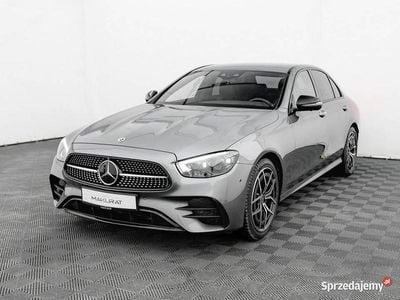 Szary (metalik) Używany 2023 Mercedes E220 AMG Sedan/Limuzyna | 234 850 zł