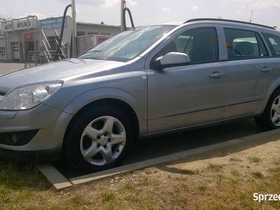 używany Opel Astra 1.6 benzyna 2007r. Kombi.