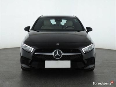 Używany Mercedes A180 136 KM (100 kW) 2020 Czarny Hatchback