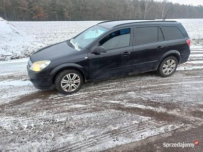 Używany Opel Astra 2009 Czarny Kombi