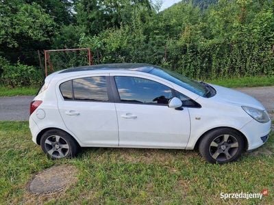 Biały Używany 2011 Opel Corsa Color Edition Hatchback | 8500 zł