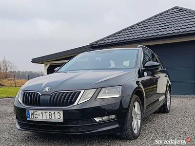 Czarny Używany 2020 Skoda Octavia Kombi | 43 900 zł (Uczciwa cena)