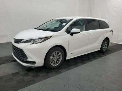 używany Toyota Sienna 2.5 SE