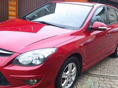 Używany Hyundai i30 2010 Bordowy Sedan/Limuzyna