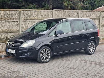 Używany Opel Zafira 125 KM (91 kW) 2011 Czarny (metalik) Minivan