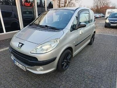 Szary (metalik) Używany 2005 Peugeot 1007 Minivan | 13 999 zł