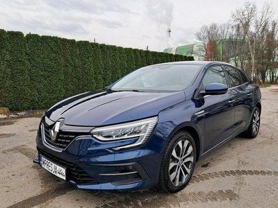 Używany Renault Mégane IV 140 KM (102 kW) 2024 Niebieski Sedan/Limuzyna