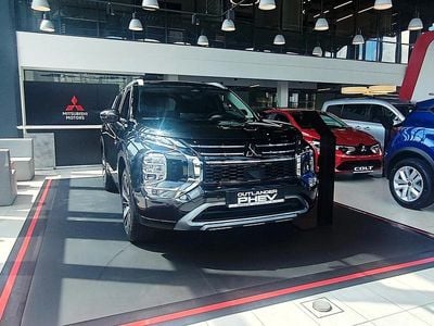 Nowe Mitsubishi Outlander P-HEV 2025 Czarny SUV