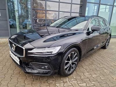 Używany Volvo V60 163 KM (119 kW) 2022 Czarny Kombi