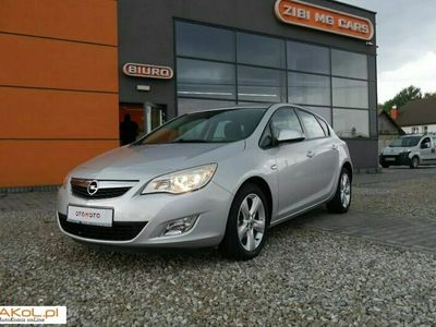 używany Opel Astra 1.6dm 115KM 2010r. 81 900km