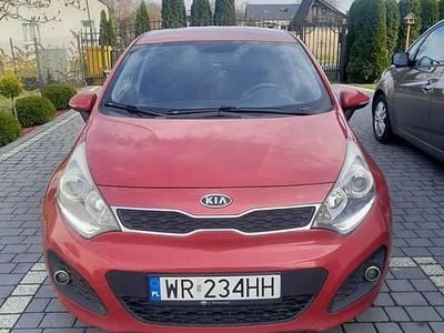 Używany Kia Rio 2011 Czerwony Hatchback