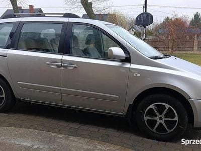 Srebrny Używany 2009 Kia Carnival Minivan | 14 600 zł