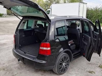 Czarny Używany 2004 VW Touran Minivan | 5000 zł (Dobra cena)