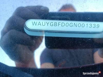 Używany Audi A8 2015 Czerwony Sedan/Limuzyna