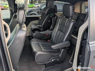 Granatowy Używany 2014 Chrysler Town & Country Minivan | 44 900 zł
