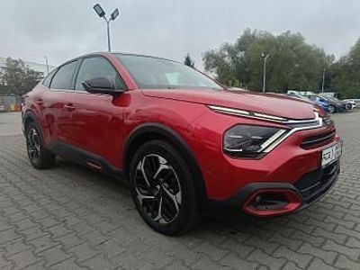 Używany Citroën C4 PureTech 131 KM (96 kW) 2023 Czerwony Sedan/Limuzyna