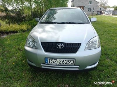 Używany Toyota Corolla 97 KM (71 kW) 2002 Srebrny Sedan/Limuzyna