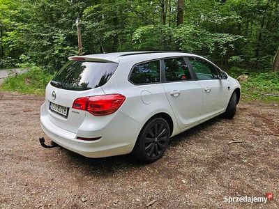 Używany Opel Astra 2012 Biały Kombi