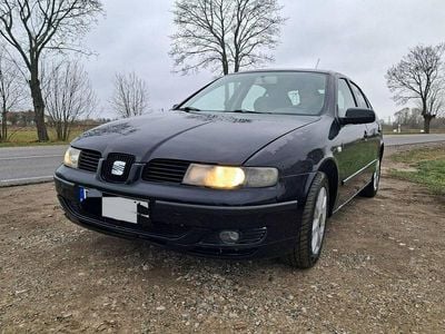 Używany Seat Leon 100 KM (73 kW) 2000 Czarny (metalik) Hatchback
