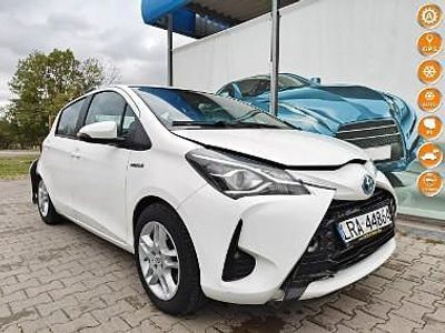 Biały Używany 2017 Toyota Yaris Hybrid Hatchback | 15 999 zł (Dobra cena)