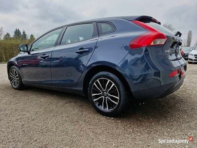 Używany Volvo V40 Momentum 120 KM (88 kW) 2016 Szary Kombi